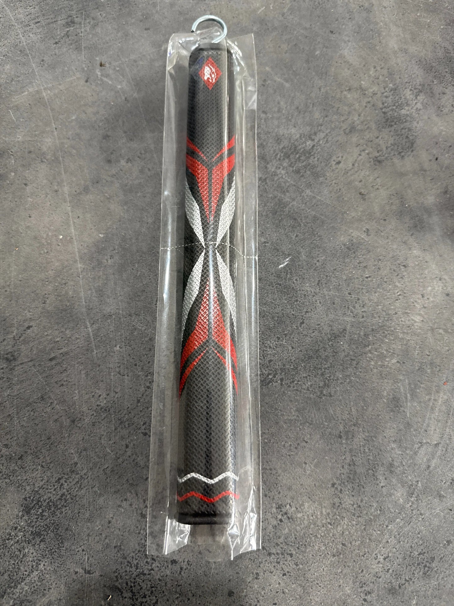 Shappro Oversize Tour Putter Grip in Red/black marsdengolfdrivingrange